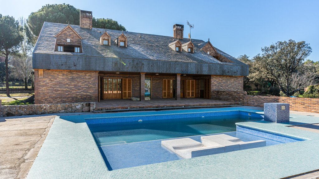 Villa i Villanueva de la Canada, Madrid, Spanien 8 sovrum, 660 kvm. Nr. 107532