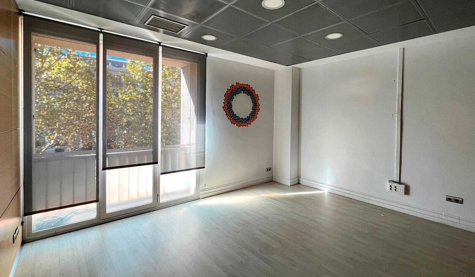 Proprietà commerciale a L'Eixample, Barcelona, Spagna 322 mq. N° 93204