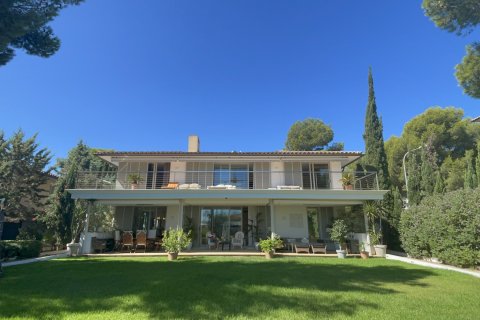 Villa for rent Sol De Mallorca, Mallorca, Spain 5 bedrooms, 452 sq.m. No. 111857 - photo 1