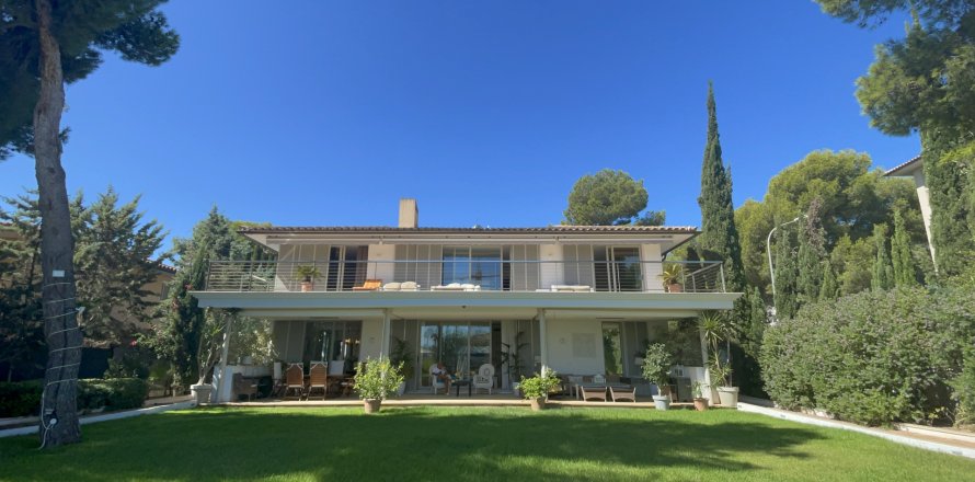 Villa Sol De Mallorca, Mallorca, Spain 5 bedrooms, 452 sq.m. No. 111857