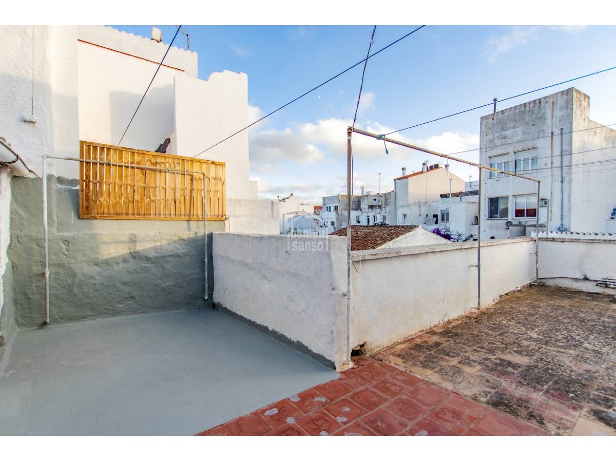 Villetta a schiera a Mahon, Menorca, Spagna 9 camere da letto, 364 mq. N° 87371