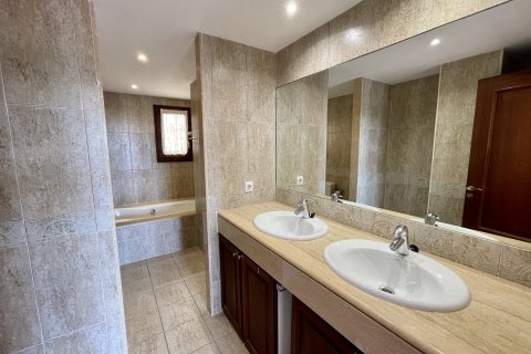 Townhouse for rent Portals Nous, Mallorca, Spain 4 bedrooms, 325 sq.m. No. 117718 - photo 11