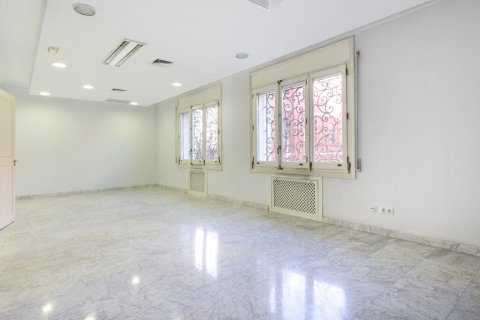 Apartment for sale Madrid, Spain 10 bedrooms, 581 sq.m. No. 107631 - photo 15