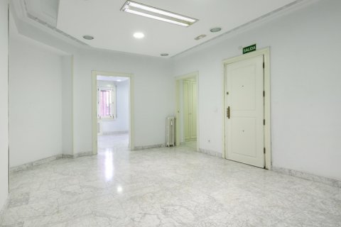 Apartment for sale Madrid, Spain 10 bedrooms, 581 sq.m. No. 107631 - photo 2