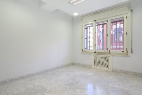 Apartment for sale Madrid, Spain 10 bedrooms, 581 sq.m. No. 107631 - photo 8