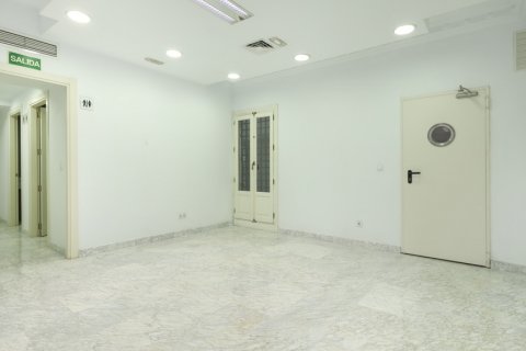 Apartment for sale Madrid, Spain 10 bedrooms, 581 sq.m. No. 107631 - photo 28