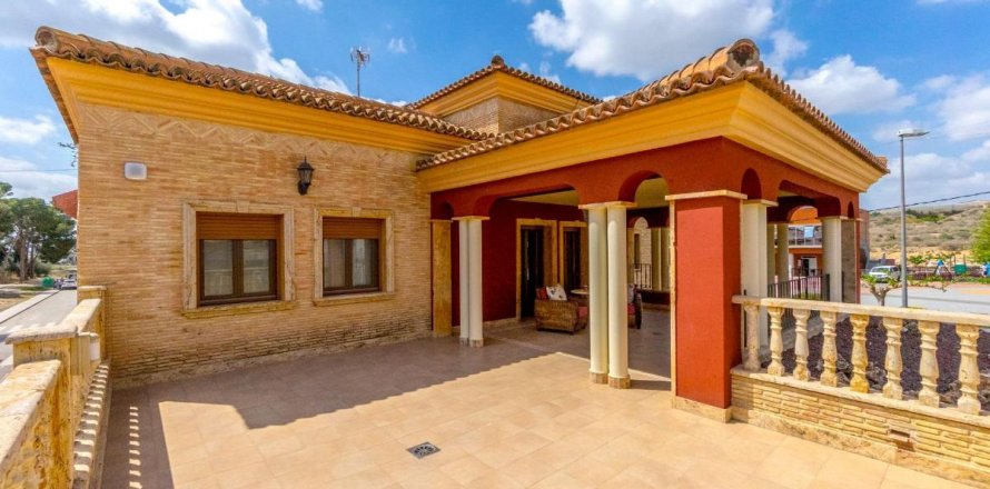 Villa Orihuela, Alicante, Spagna 3 camere da letto, 620 mq. N° 112902