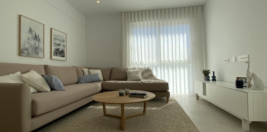 Appartamento a Pilar de la Horadada, Alicante, Spagna 3 camere da letto, 105 mq. N° 117343
