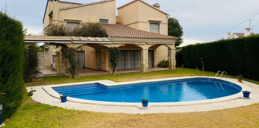 House Cambrils, Tarragona, Spain 7 bedrooms, 466 sq.m. No. 21573