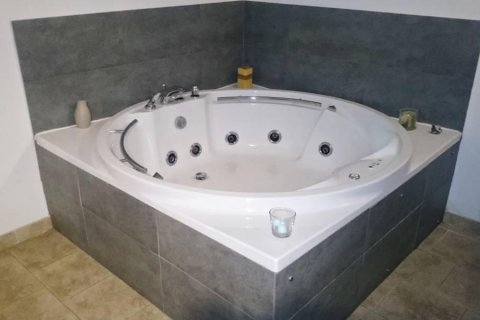 Talo myytävänä Cunit, Tarragona, Espanja, 5 makuuhuonetta, 240 m2 No. 21772 - kuva 22