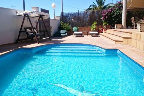Talo myytävänä Cunit, Tarragona, Espanja, 5 makuuhuonetta, 240 m2 No. 21772 - kuva 4