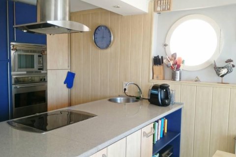 Talo myytävänä Cunit, Tarragona, Espanja, 5 makuuhuonetta, 240 m2 No. 21772 - kuva 11