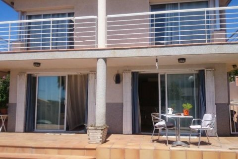 Talo myytävänä Cunit, Tarragona, Espanja, 5 makuuhuonetta, 240 m2 No. 21772 - kuva 2