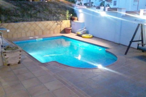 Talo myytävänä Cunit, Tarragona, Espanja, 5 makuuhuonetta, 240 m2 No. 21772 - kuva 8