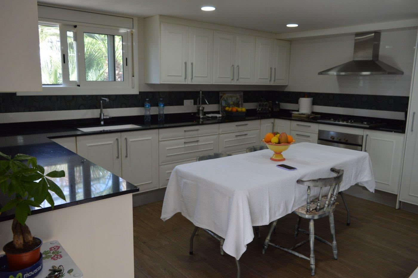 Hus i Cunit, Tarragona, Spanien 5 sovrum, 250 kvm. Nr. 22967