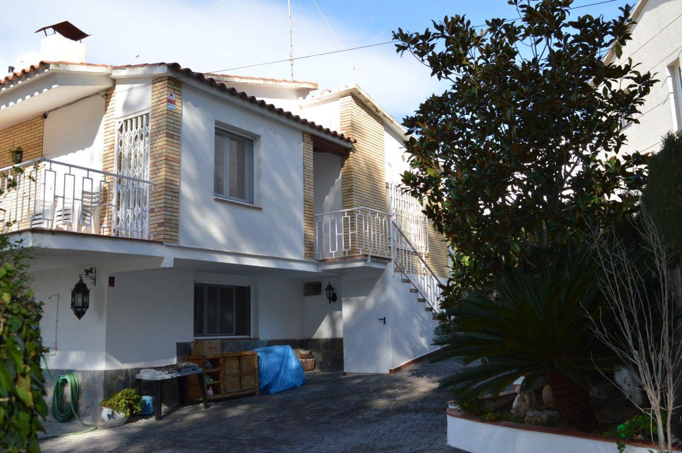 Hus i Cunit, Tarragona, Spanien 5 sovrum, 250 kvm. Nr. 22967