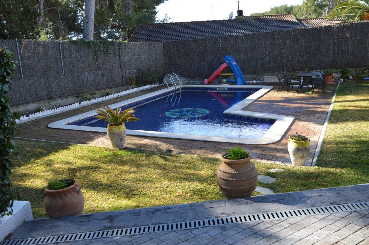 Hus i Cunit, Tarragona, Spanien 5 sovrum, 250 kvm. Nr. 22967
