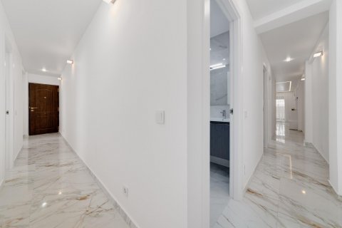 Продажа квартиры в Торревьеха, Аликанте, Испания 3 спальни, 99м2 №117733 - фото 21