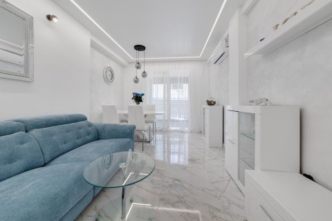 Продажа квартиры в Торревьеха, Аликанте, Испания 3 спальни, 99м2 №117733 - фото 1