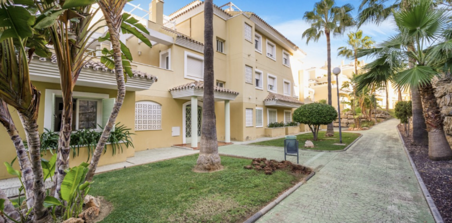 Apartment Nueva Andalucia, Malaga, Spain 1 bedroom, 124 sq.m. No. 109658