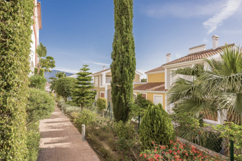 Apartment for sale Estepona, Malaga, Spain 2 bedrooms, 105 sq.m. No. 109682 - photo 8