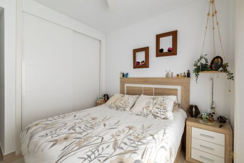 Продажа квартиры Вилламартин, Аликанте, Испания 2 спальни, 63м2 №119277 - фото 14