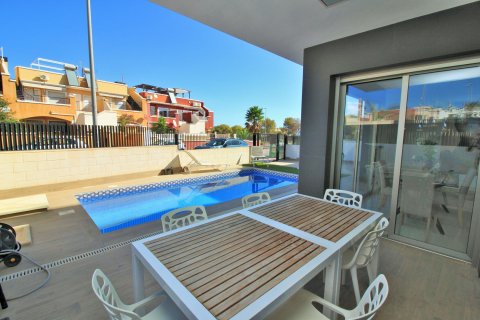 Villa en venta Villamartin, Alicante, España 5 dormitorios, 130 m2 No. 119290 - foto 4