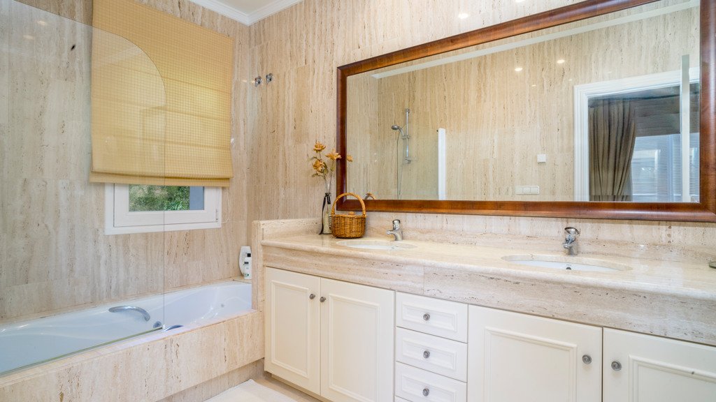 Вилла в Бенахавис, Малага, Испания 6 спален, 678м2 №99005