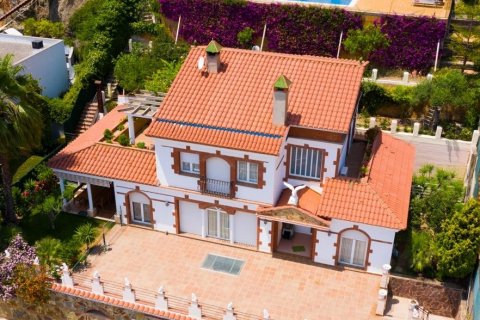 Māja pārdošanā Santa Susanna, Barcelona, Spānijā 5 istabas, 470 m2 Nr. 22921 - attēls 2