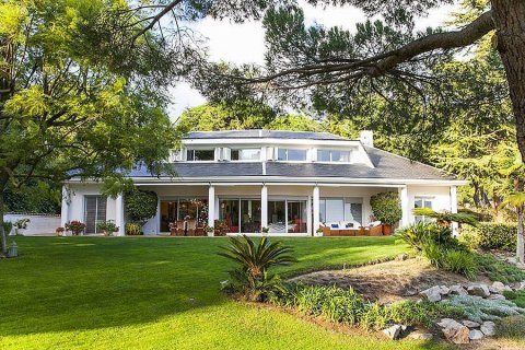 House for sale Sant Vicenc De Montalt, Barcelona, Spain 5 bedrooms, 360 sq.m. No. 22455 - photo 3