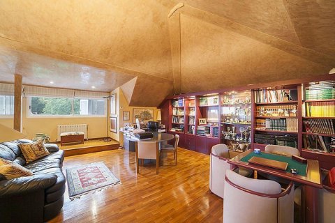 House for sale Sant Vicenc De Montalt, Barcelona, Spain 5 bedrooms, 360 sq.m. No. 22455 - photo 11