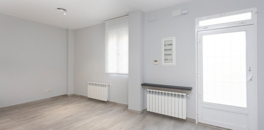 Apartment Madrid, Espagne 4 chambres, 98 m2 No. 61178