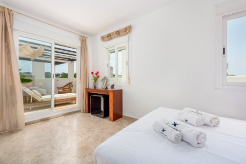 Duplex for sale Nueva Andalucia, Malaga, Spain 2 bedrooms, 114 sq.m. No. 109507 - photo 2