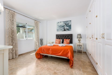 Duplex for sale Nueva Andalucia, Malaga, Spain 2 bedrooms, 114 sq.m. No. 109507 - photo 3