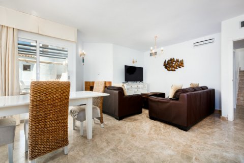 Duplex for sale Nueva Andalucia, Malaga, Spain 2 bedrooms, 114 sq.m. No. 109507 - photo 6