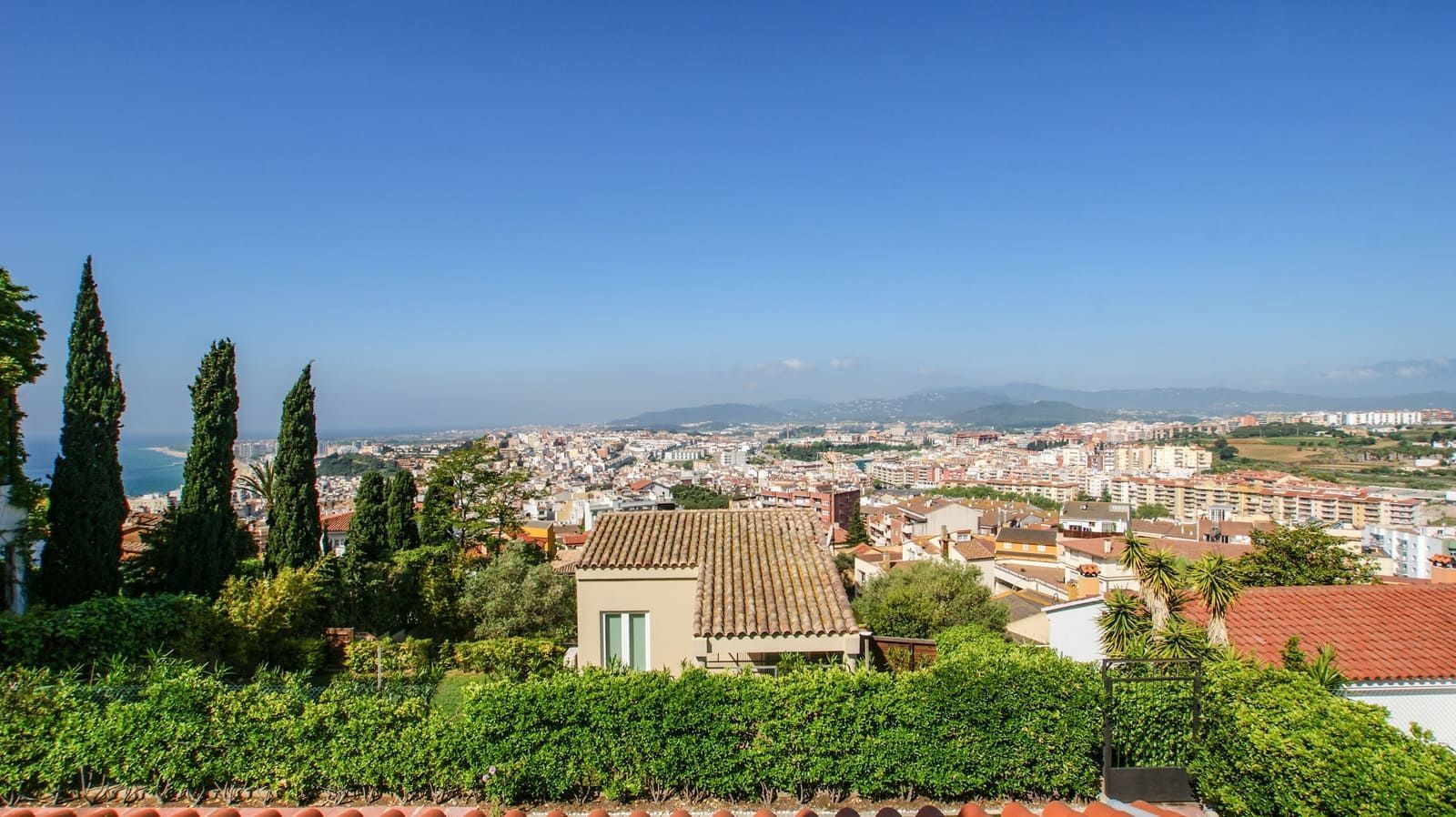 Hus i Blanes, Girona, Spanien 8 sovrum, 356 kvm. Nr. 23007