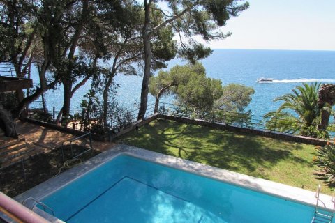 Casa in vendita Blanes, Girona, Spagna 8 camere da letto, 658 mq. N° 23041 - foto 3