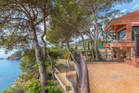Casa in vendita Blanes, Girona, Spagna 8 camere da letto, 658 mq. N° 23041 - foto 1