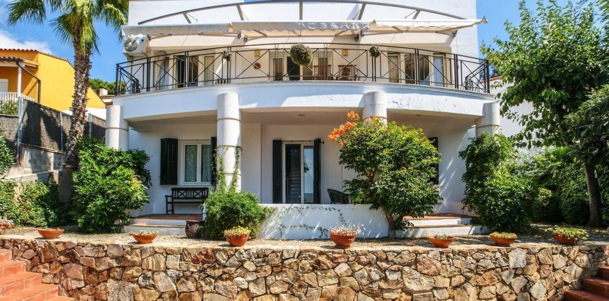 House Blanes, Girona, Spain 5 bedrooms, 462 sq.m. No. 22990