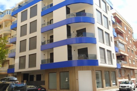 Apartamento en venta Torrevieja, Alicante, España 2 dormitorios, 88 m2 No. 116062 - foto 1