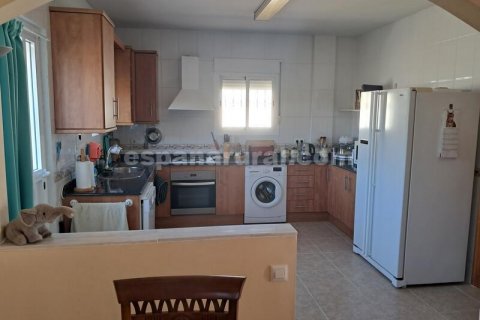 Villa till salu Arboleas, Almeria, Spanien 3 sovrum, 609 kvm. Nr. 113643 - foto 9