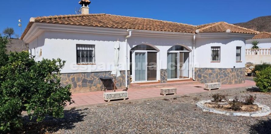Villa Arboleas, Almeria, Spanien 3 sovrum, 609 kvm. Nr. 113643