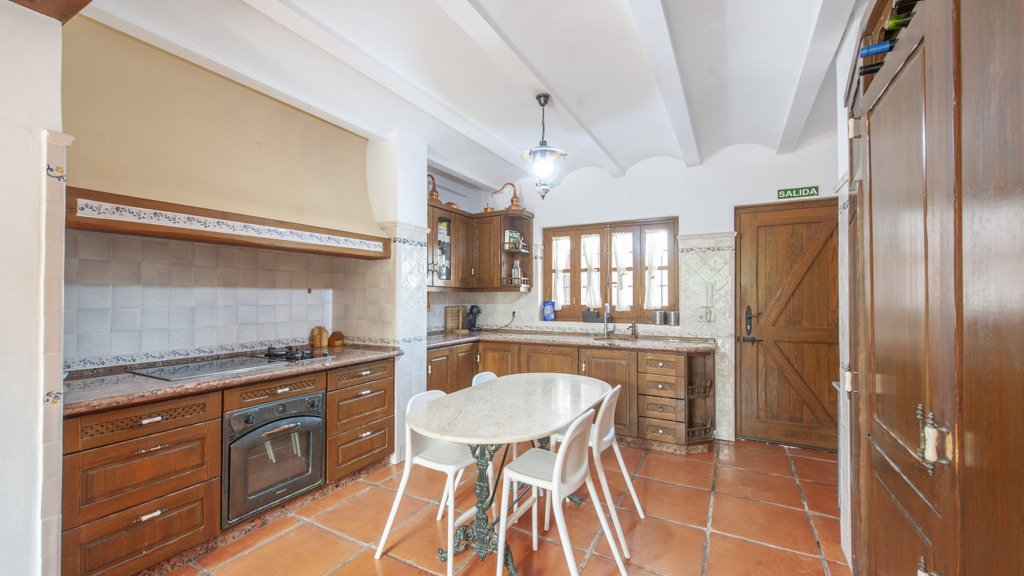 Huvila Sevilla, Seville, Espanja 6 makuuhuonetta, 798 m2 No. 100392
