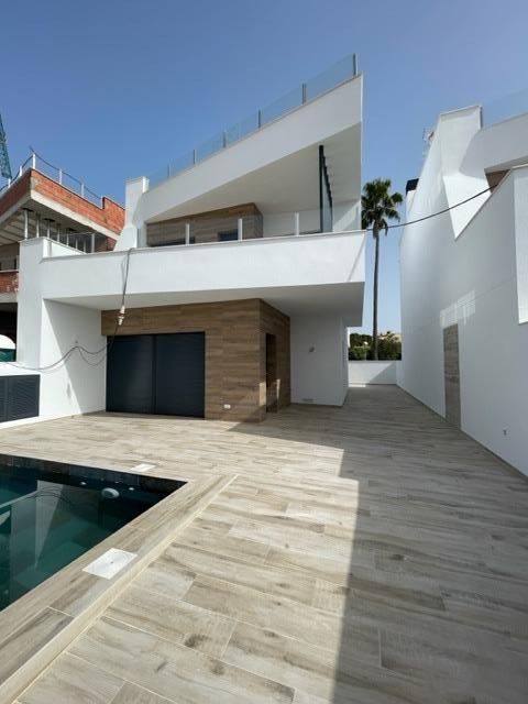 Villa en San Miguel de Salinas, Alicante, España 3 dormitorios, 154 m2 No. 95969