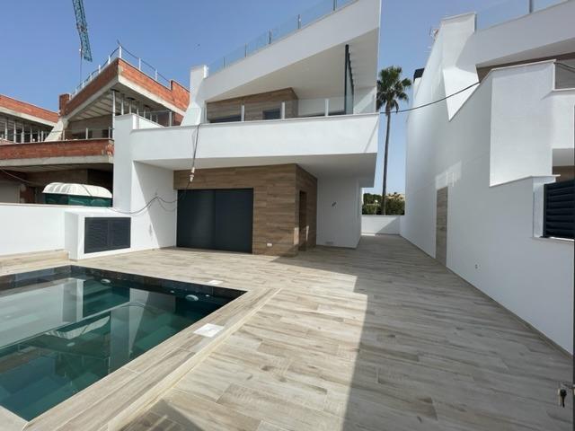 Villa en San Miguel de Salinas, Alicante, España 3 dormitorios, 154 m2 No. 95969