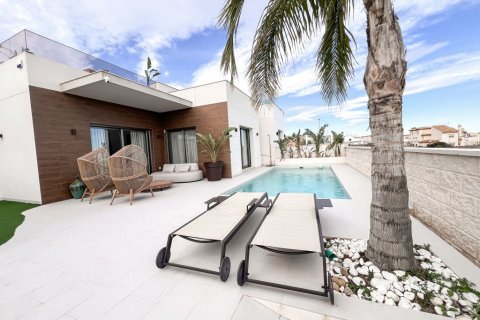 Villa in vendita San Miguel de Salinas, Alicante, Spagna 4 camere da letto, 263 mq. N° 114999 - foto 2