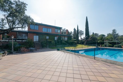 Villa for sale Madrid, Spain 6 bedrooms, 653 sq.m. No. 107813 - photo 17