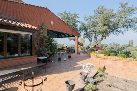 Villa for sale Madrid, Spain 6 bedrooms, 653 sq.m. No. 107813 - photo 4