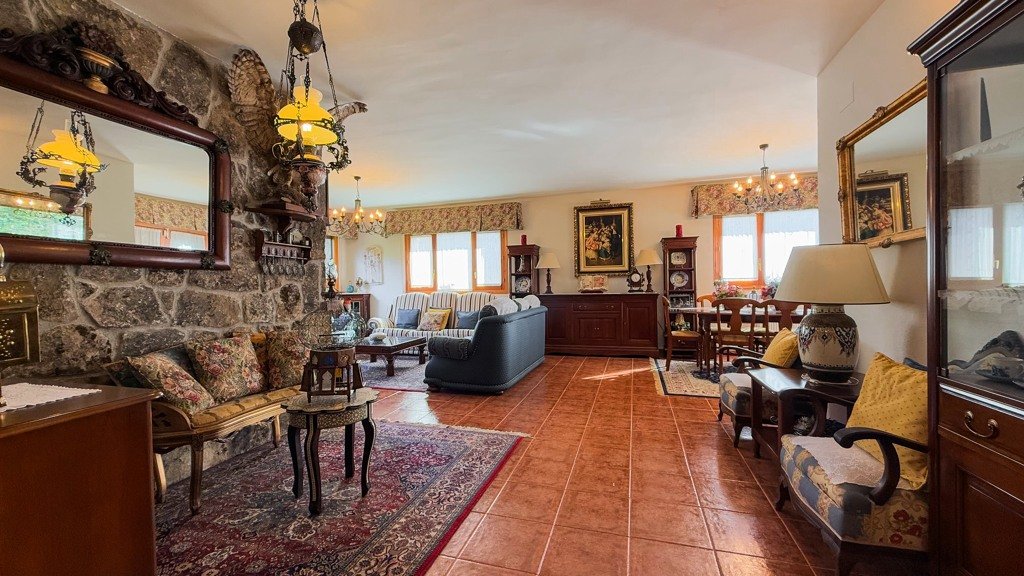 Villa a Navacerrada, Madrid, Spagna 4 camere da letto, 250 mq. N° 107810