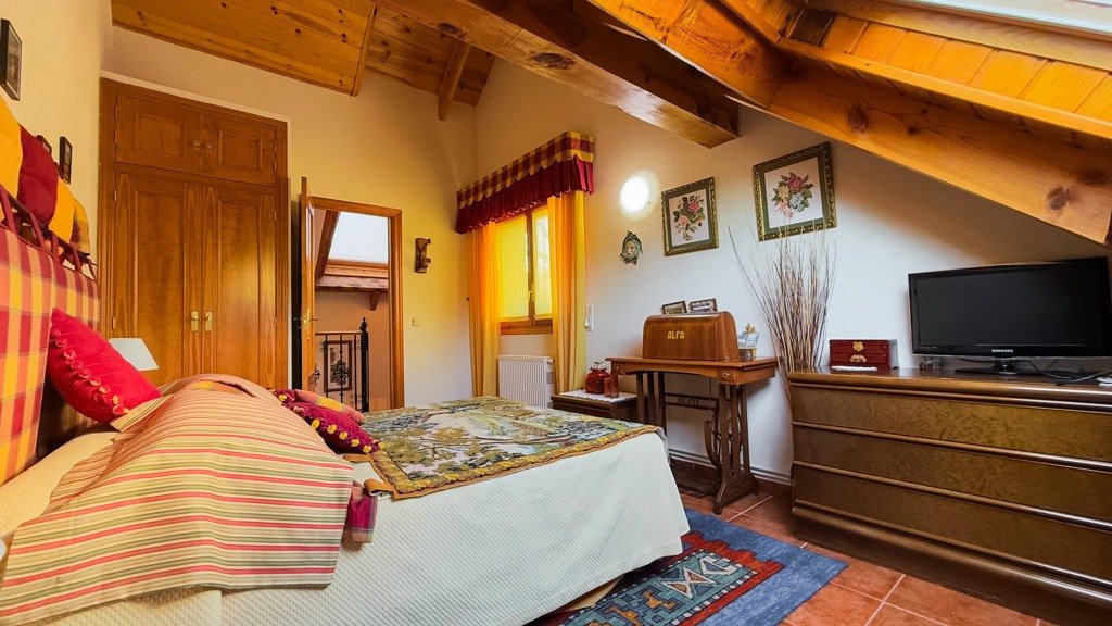 Villa a Navacerrada, Madrid, Spagna 4 camere da letto, 250 mq. N° 107810
